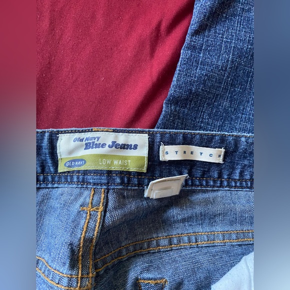 Old Navy low rise capris stretch jeans - Picture 4 of 4